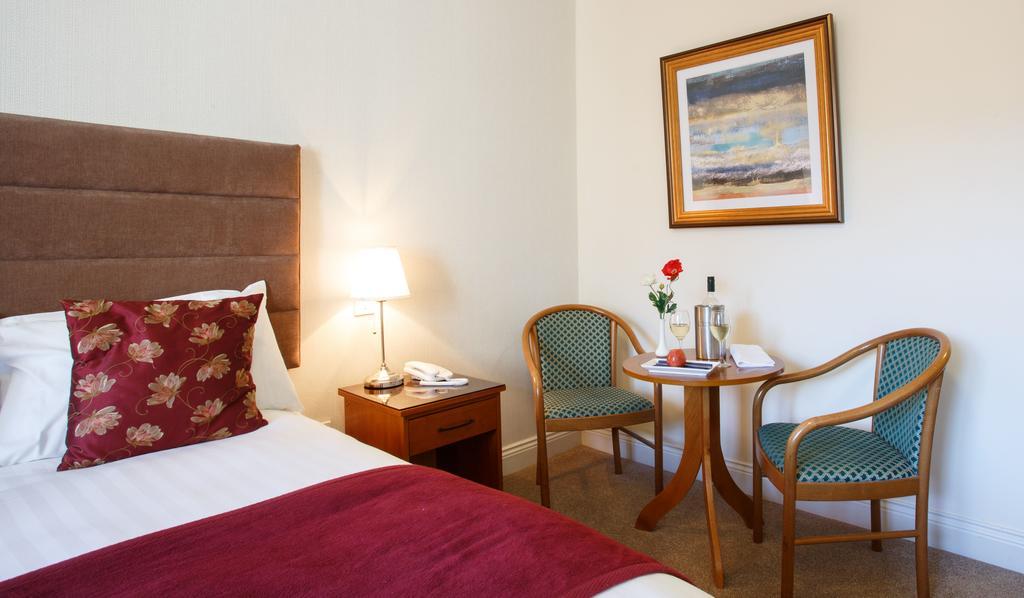The Clonakilty Hotel Екстериор снимка